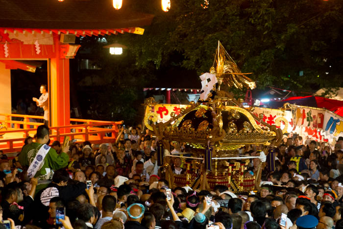 湯島天満宮大祭 本社神輿宮入 と花園神社神幸祭 本社神輿 雷電神輿宮入 を見てきましたっ Thinking Now