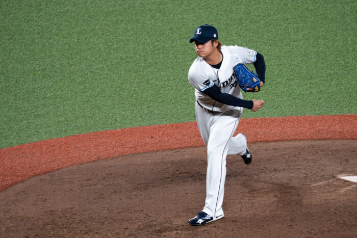 甲斐野 央