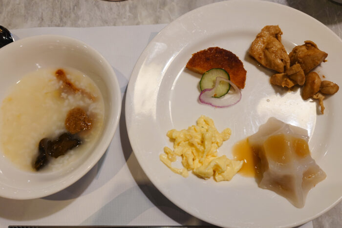 朝食