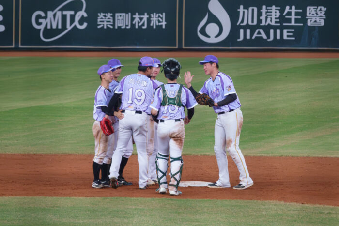 台鋼雄鷹の勝利