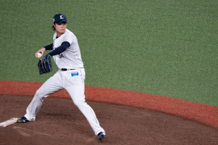 甲斐野 央