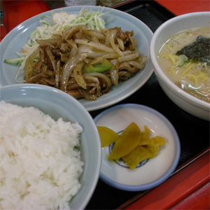 焼肉定食＋半ラーメン