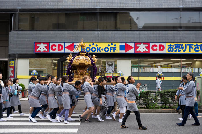 高田氷川神社例大祭で神輿を見てきましたっ！