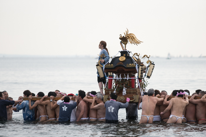 江の島寒中神輿練成大会2018で海中渡御を見てきましたっ！