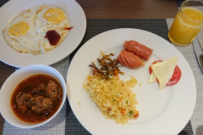 朝食