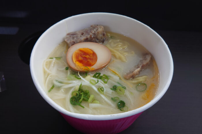 テールスープ仕込み ゆず香る鶏白湯ラーメン