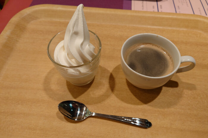 ソフトクリームとコーヒー